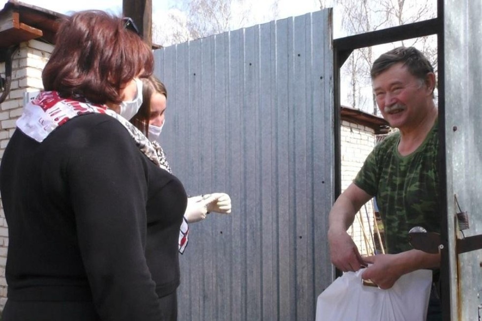 Ветераны Елабужского института КФУ получили подарки Ветераны Елабужского института КФУ получили подарки