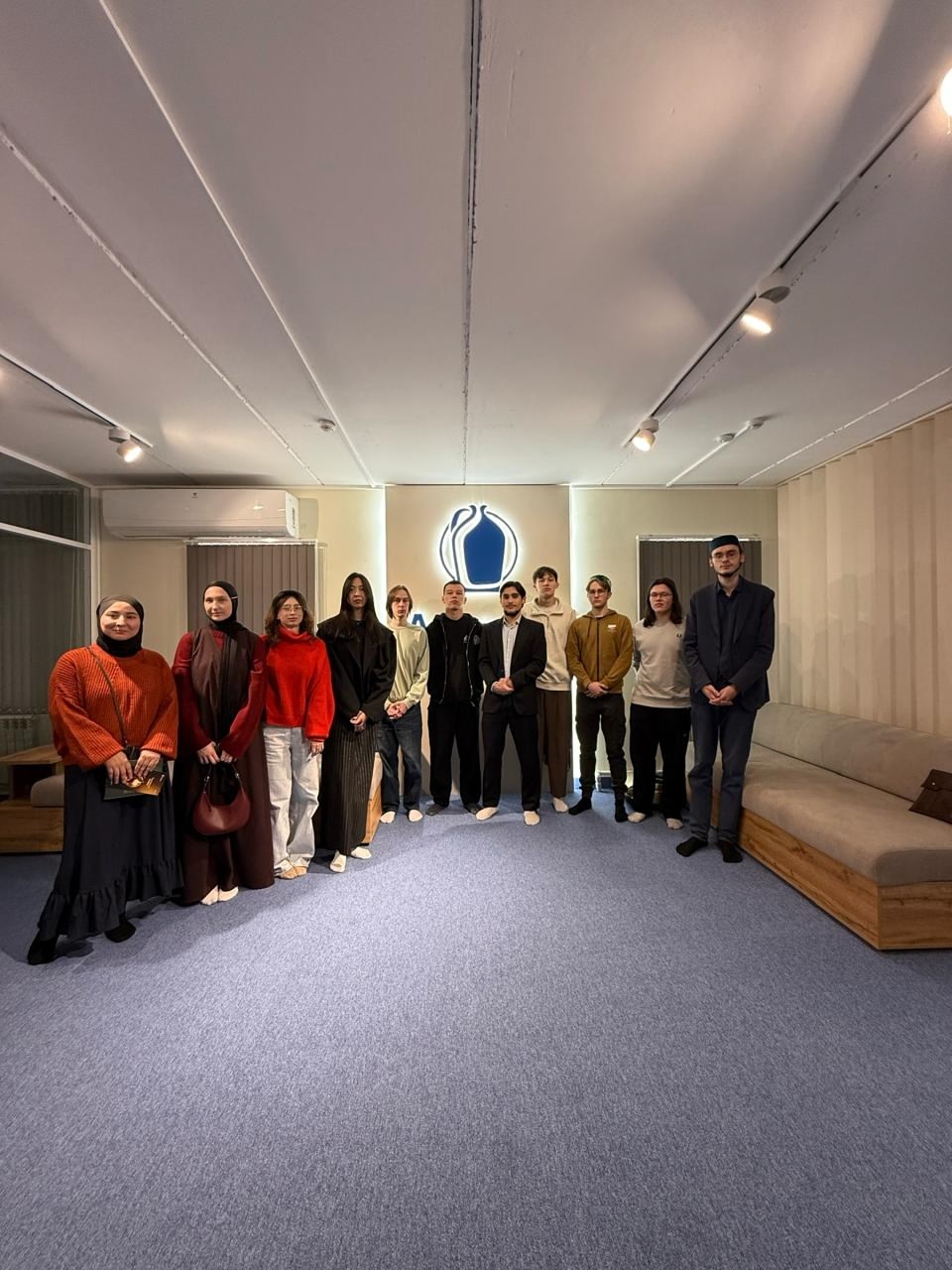 Студенты-теологи посетили финансовый дом Студенты-теологи посетили финансовый дом