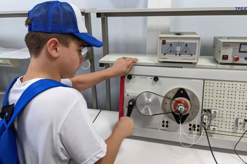 Университетская смена 'Вместе ? целая страна' отправилась в Набережные Челны Университетская смена 'Вместе ? целая страна' отправилась в Набережные Челны