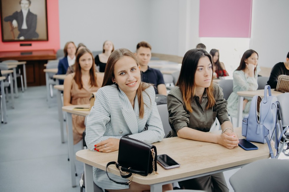 Выпускникам направлений Регионоведение России и Зарубежное регионоведение вручили дипломы Выпускникам направлений Регионоведение России и Зарубежное регионоведение вручили дипломы