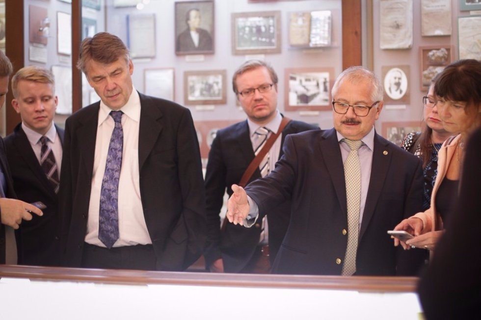 Finnish Business and Education Professionals Interested in Advancing Cooperation