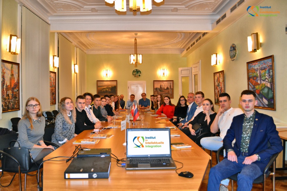 ������������� ���������� ��������� ������� ���������������� � �������������� ���������� � �. ����, �������