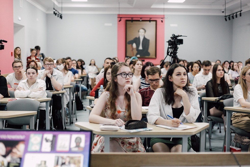 В стенах Высшей школы исторических наук и всемирного культурного наследия ИМО прошел образовательный этнокультурный проект В стенах Высшей школы исторических наук и всемирного культурного наследия ИМО прошел образовательный этнокультурный проект