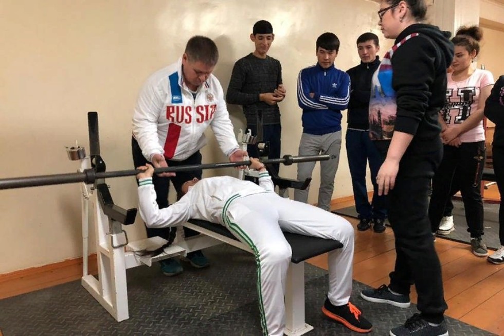 ������-�����