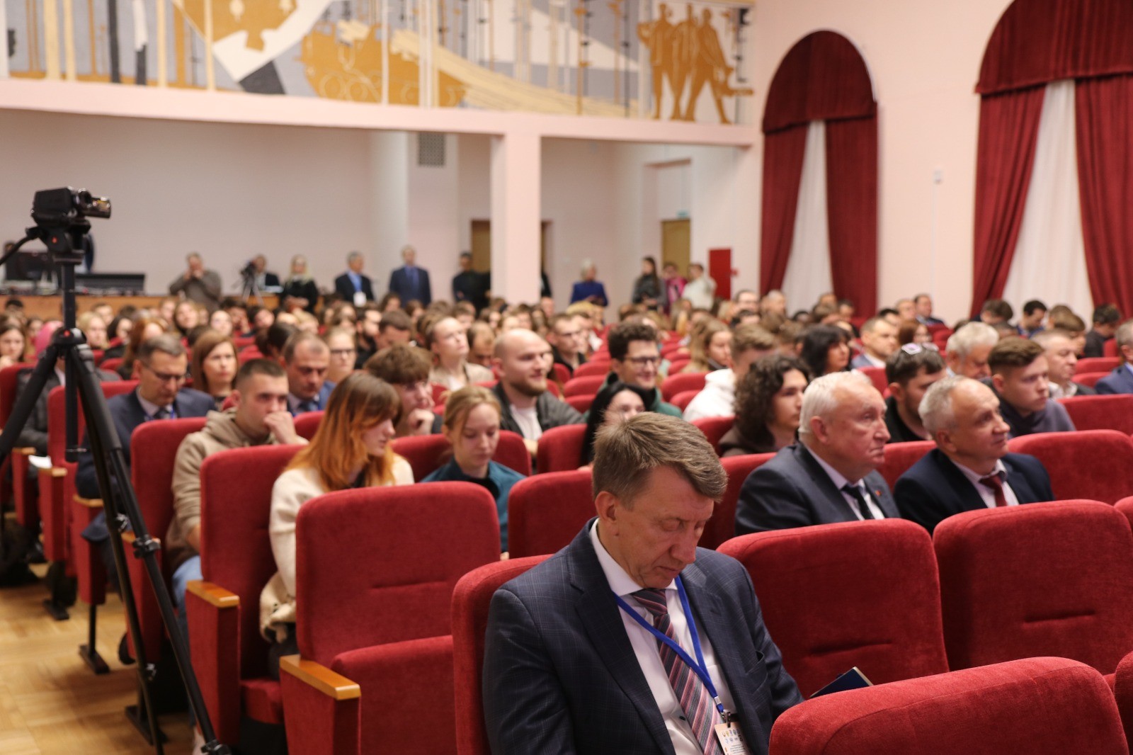 Профессор Химического института принял участие в работе форума Профессор Химического института принял участие в работе форума