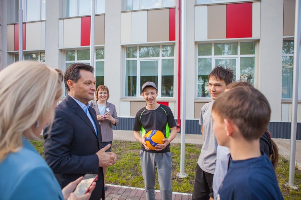 Глава Елабужского муниципального района встретился с учителями 'Университетской' школы
