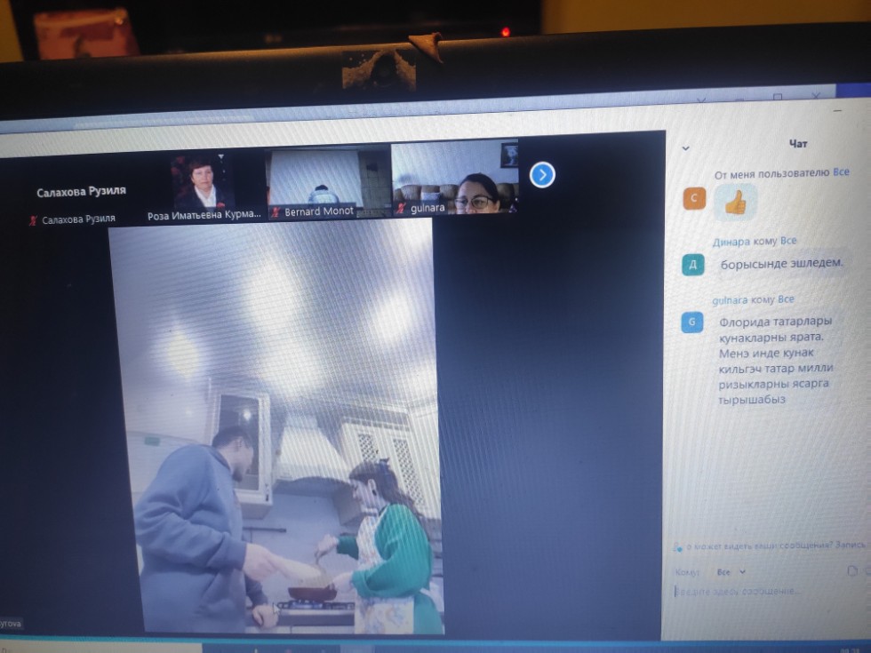 'Ана теле' сөйләшү клубында татар халкының милли ризыгы ? кыстыбый пешерделәр 'Ана теле' сөйләшү клубында татар халкының милли ризыгы ? кыстыбый пешерделәр