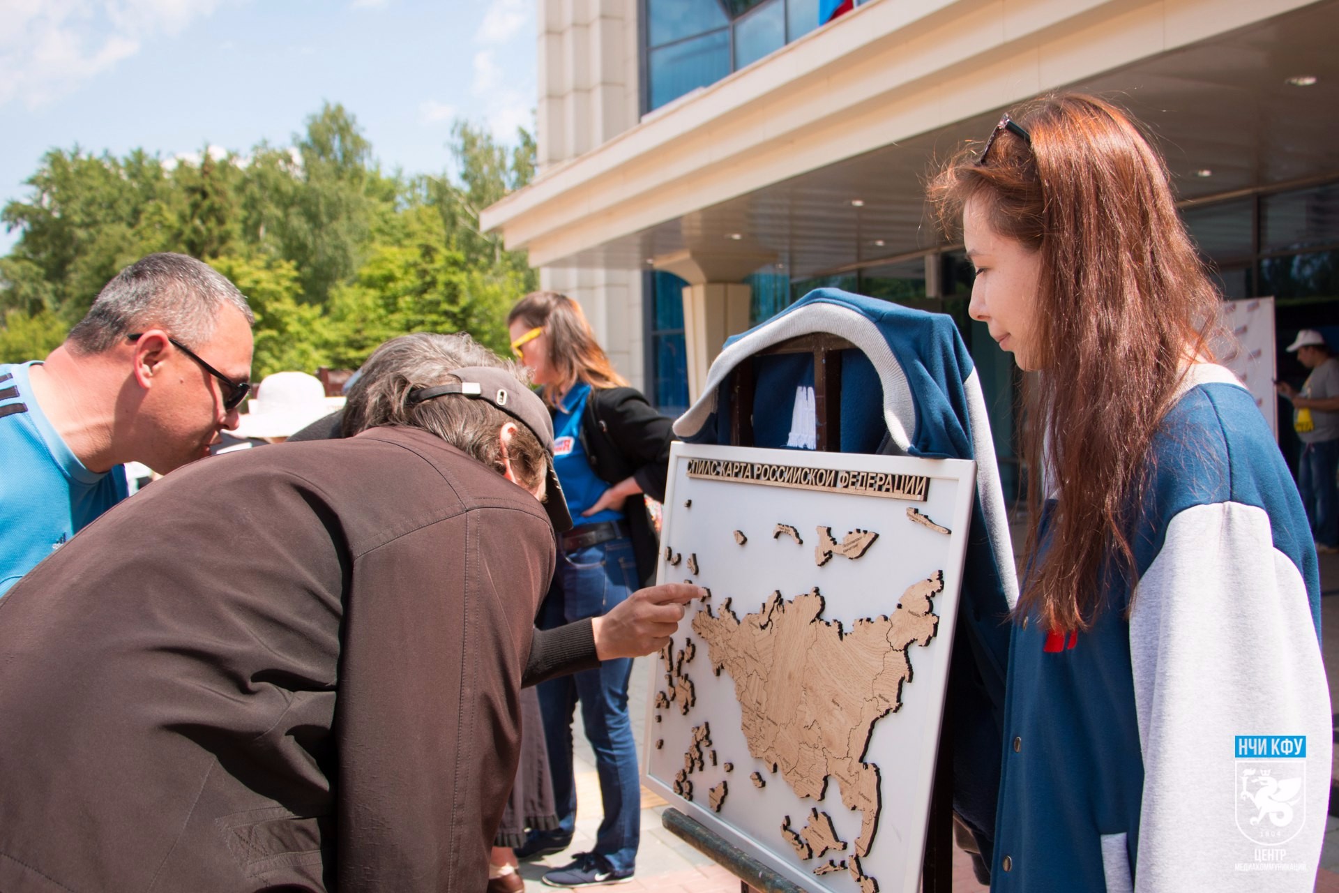 В День России студенческий актив НЧИ КФУ провёл акцию федеральной программы В День России студенческий актив НЧИ КФУ провёл акцию федеральной программы