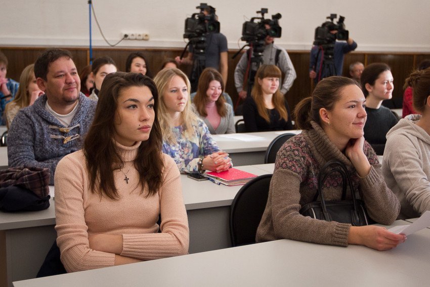 Emmy Prize Winner, Canadian Producer Paul Saltzman, Is a Guest of KFU