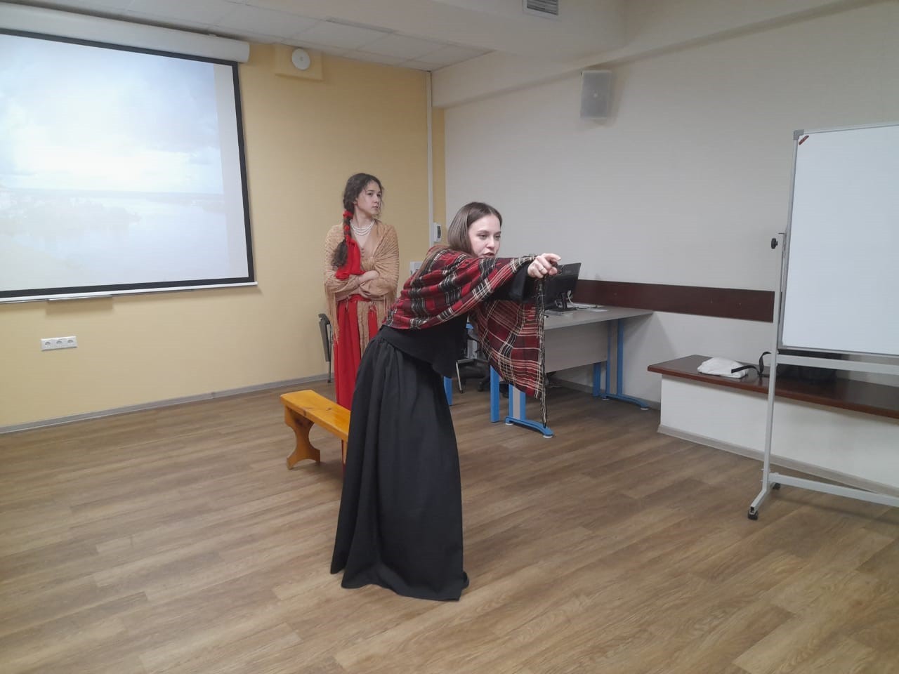 Студенческий театр Института психологии и образования 'Триумф' выходит на финальный уровень подготовки к конкурсу 'Премьера' Студенческий театр Института психологии и образования 'Триумф' выходит на финальный уровень подготовки к конкурсу 'Премьера'