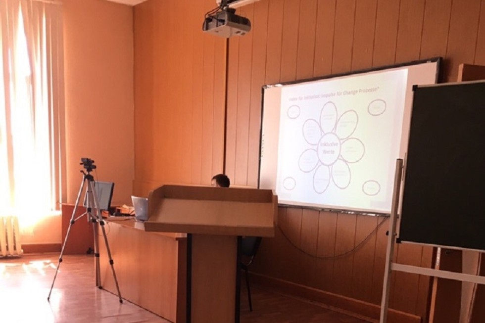 'Люди могут быть разные, но мечты у всех одинаковые' 'Люди могут быть разные, но мечты у всех одинаковые'