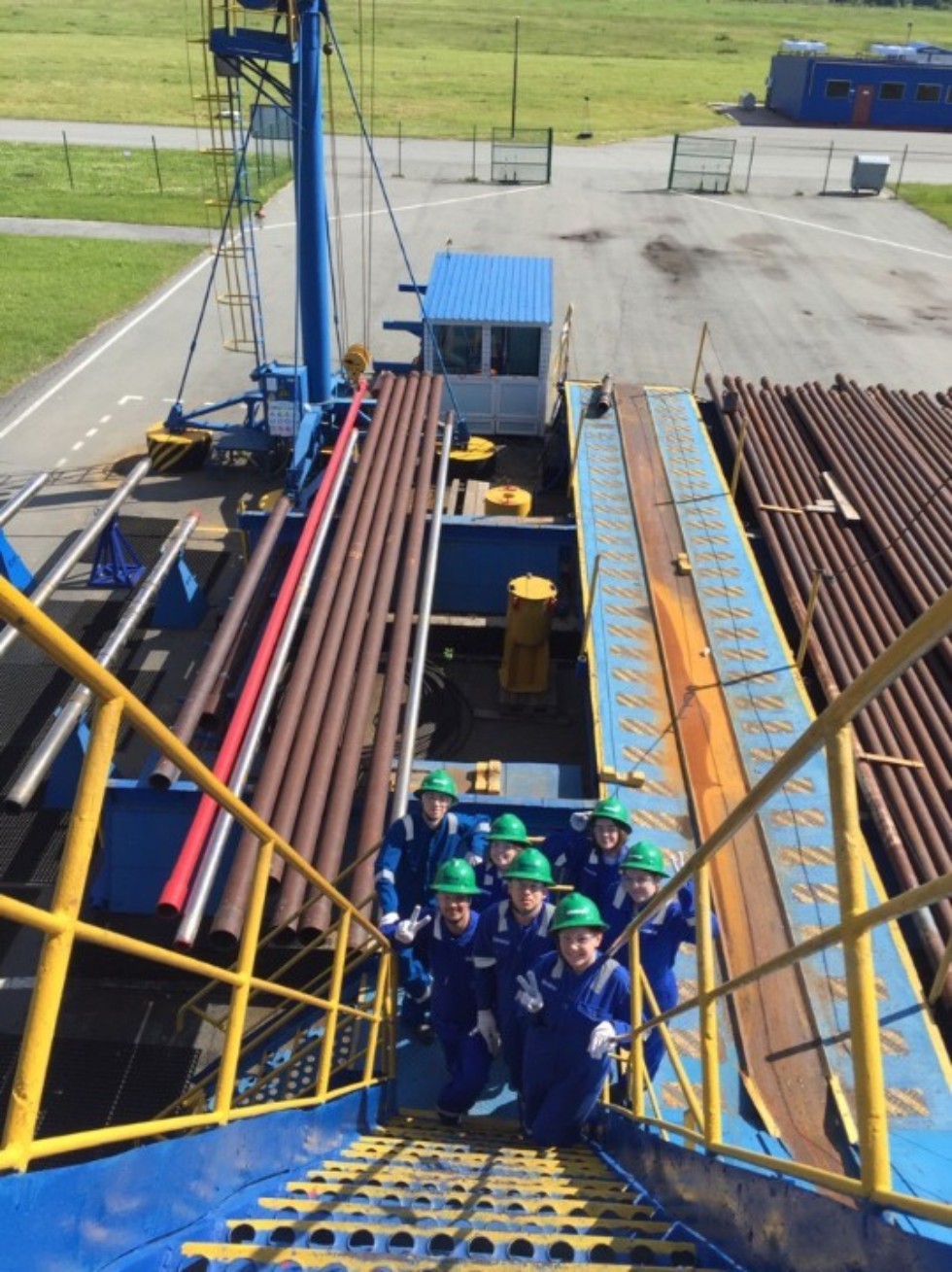 Студенты ИГиНГТ КФУ прошли практику в учебном центре компании Шлюмберже Студенты ИГиНГТ КФУ прошли практику в учебном центре компании Шлюмберже