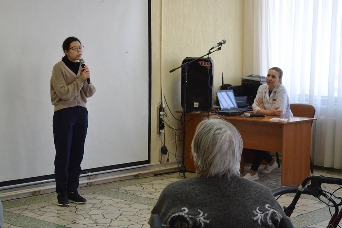 В доме-интернате престарелых и инвалидов выступили студенты Елабужского института КФУ В доме-интернате престарелых и инвалидов выступили студенты Елабужского института КФУ