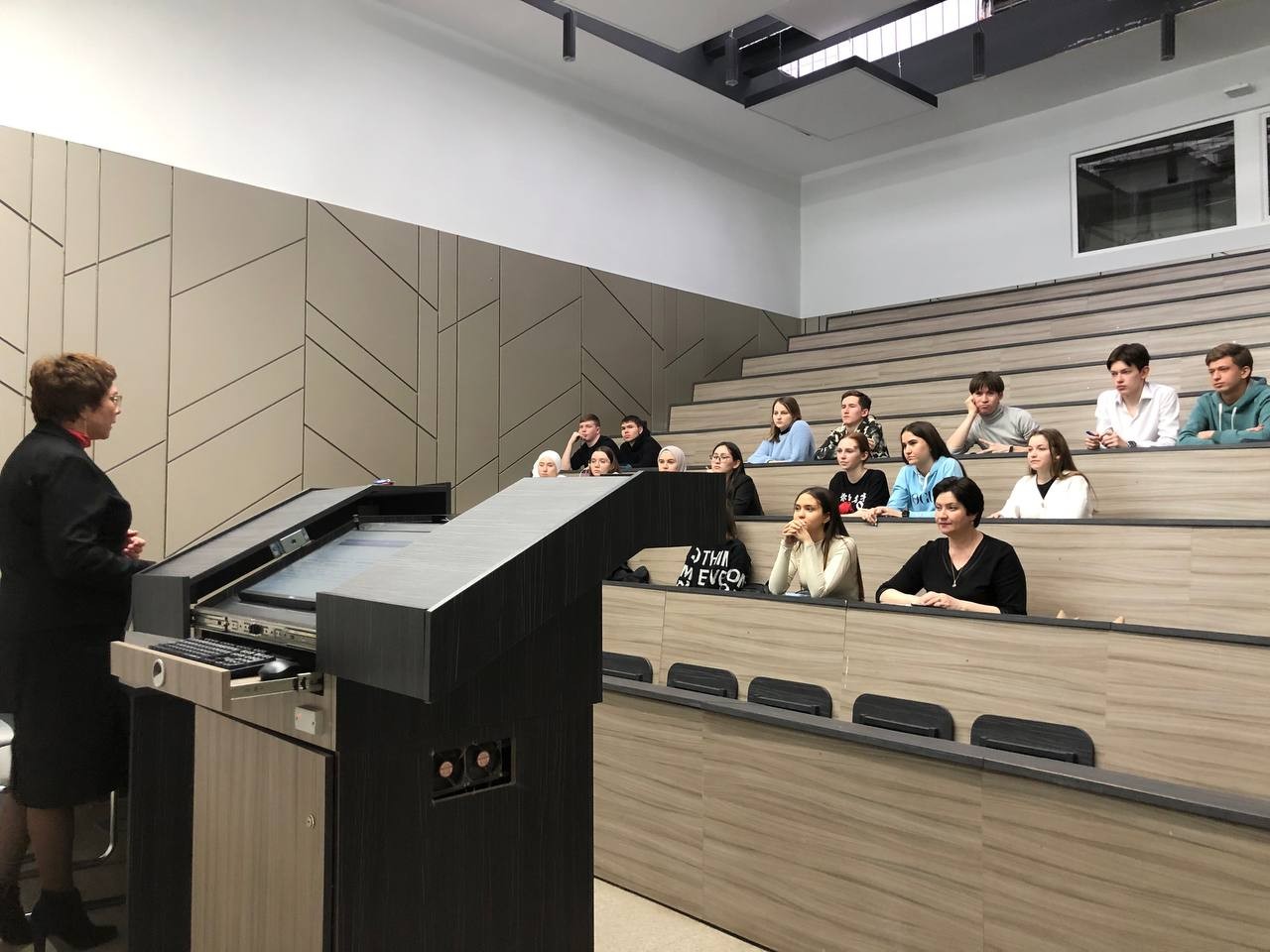 Хәзерге татар теленең лексик системасында үзгәрешләр (филология фәннәре докторы, профессор, татар теле белеме кафедрасы мөдире Галиуллина Гөлшат Рәис кызы белән очрашу) Хәзерге татар теленең лексик системасында үзгәрешләр (филология фәннәре докторы, профессор, татар теле белеме кафедрасы мөдире Галиуллина Гөлшат Рәис кызы белән очрашу)