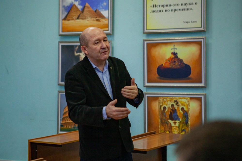 Занятия психолого-педагогических классов прошли в Елабужском институте КФУ Занятия психолого-педагогических классов прошли в Елабужском институте КФУ