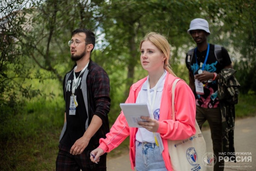 A student of Elabuga Institute participates in the forum of foreign students