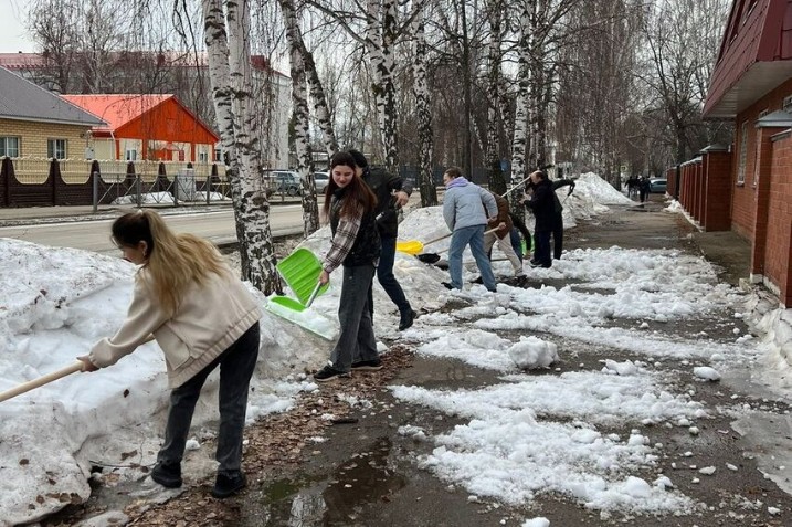 'Провели субботник ? навели порядок!' 'Провели субботник ? навели порядок!'
