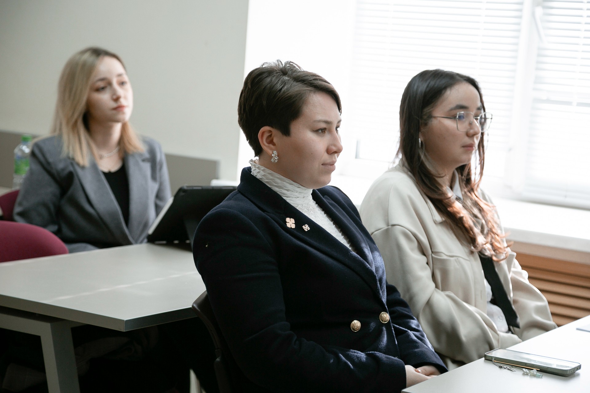 ������-�����