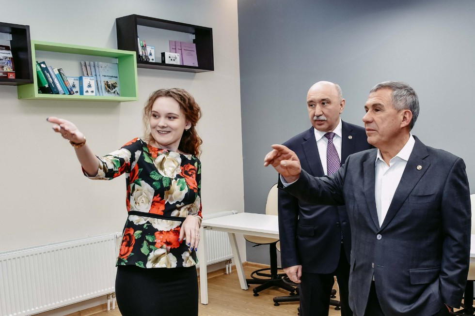 President of Tatarstan Rustam Minnikhanov learned about Kazan University's distance education capabilities