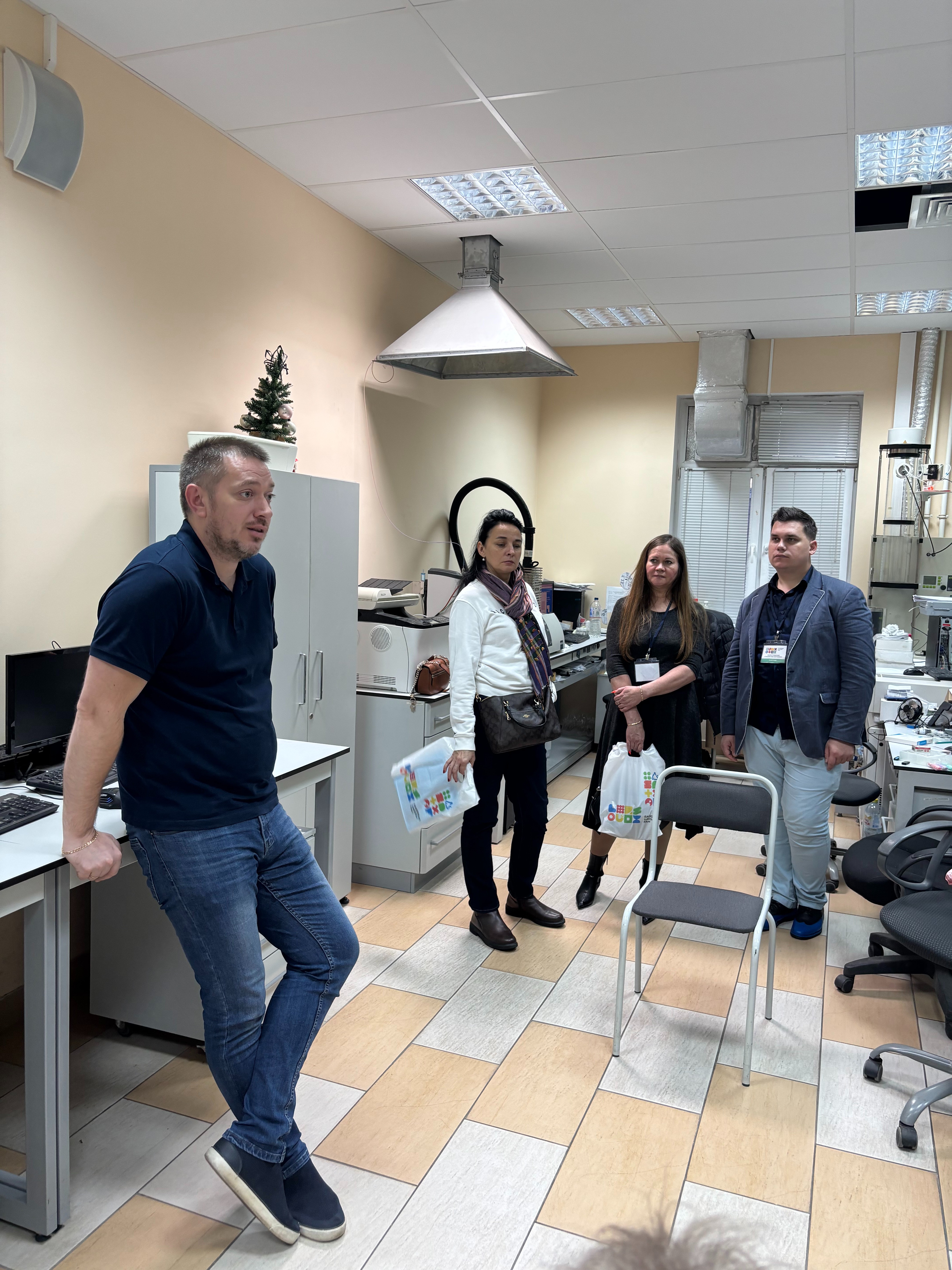 Повышение квалификации для учителей химии Базовых школ Российской академии наук Повышение квалификации для учителей химии Базовых школ Российской академии наук