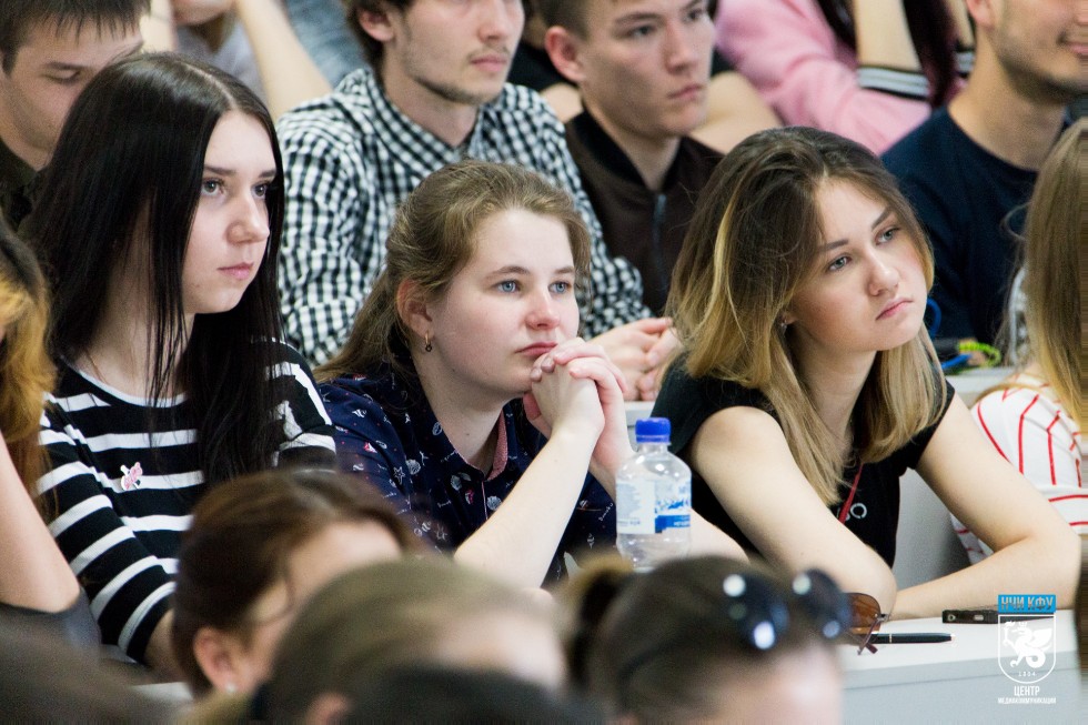 Андрей Максимов: 'Человек сам создаёт тот мир, в котором он живёт' Андрей Максимов: 'Человек сам создаёт тот мир, в котором он живёт'