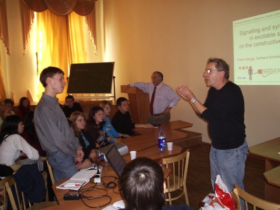 The popular science lecture of prof. P. Hanggi (2005)