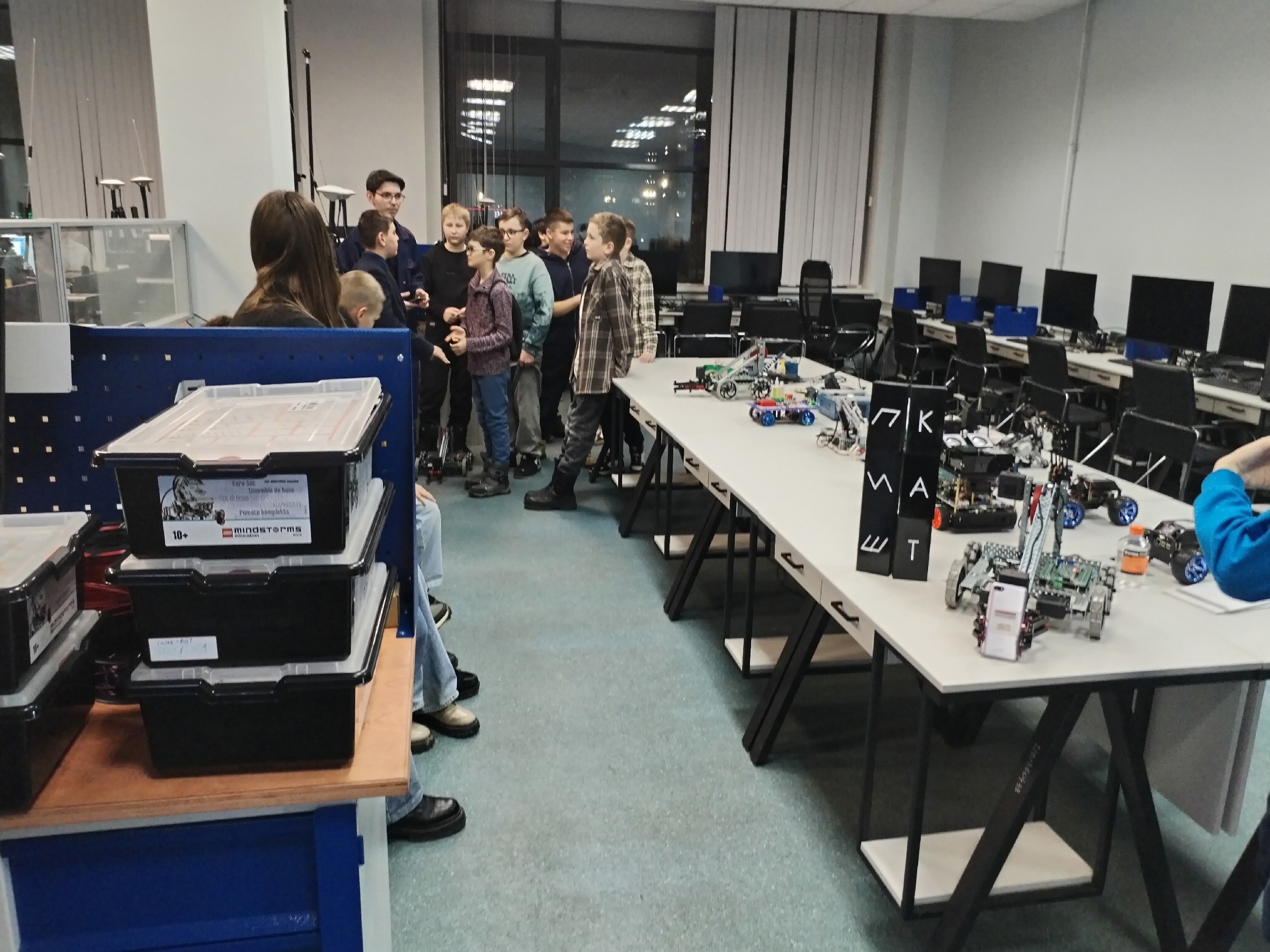 Погружение в мир науки, технологий и робототехники Погружение в мир науки, технологий и робототехники