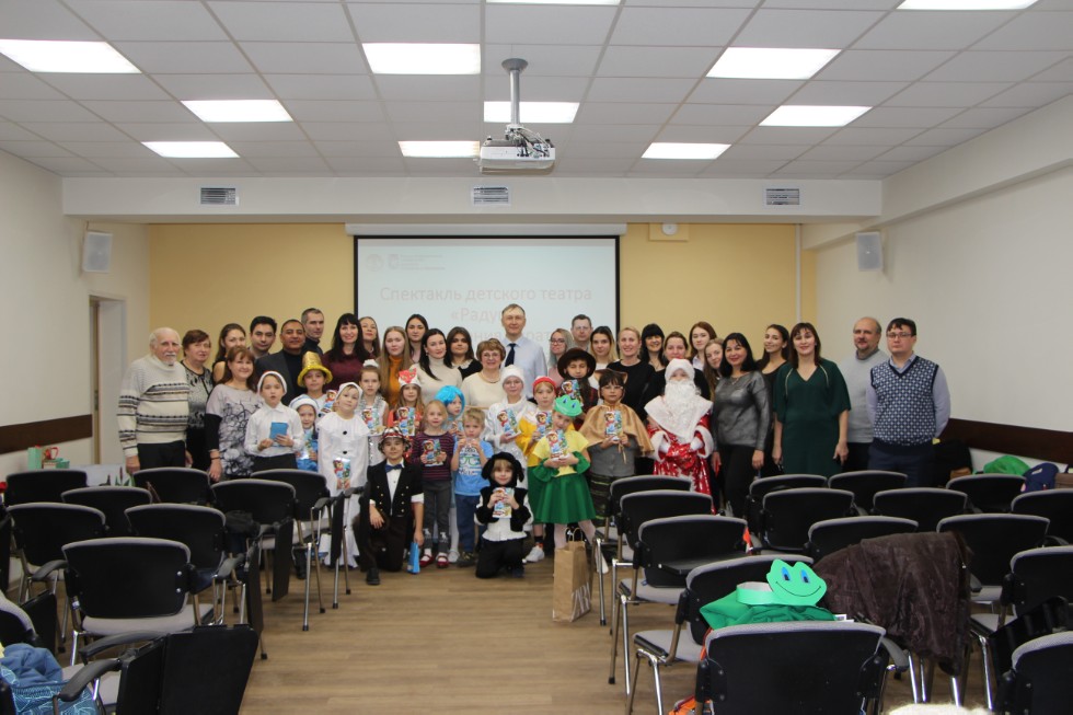 Юные актеры детского театра КФУ 'Радуга' - Победители Конкурса 'Золотая маска' Юные актеры детского театра КФУ 'Радуга' - Победители Конкурса 'Золотая маска'