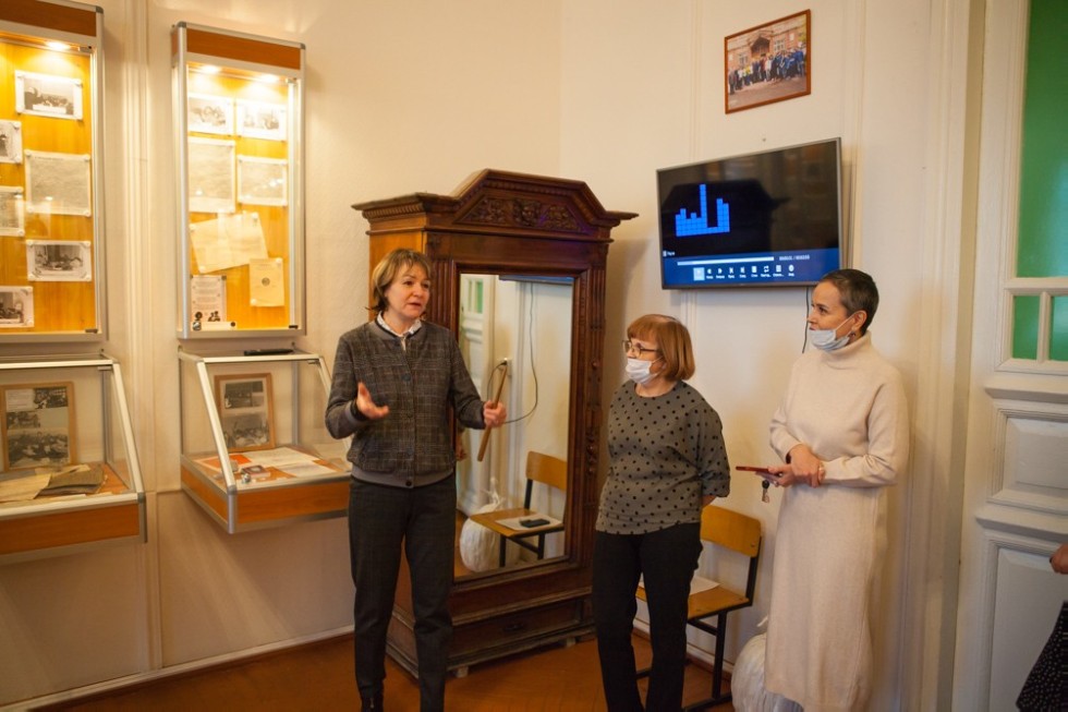 В Елабужском институте КФУ открылась выставка 'От сессии до сессии живут студенты весело' В Елабужском институте КФУ открылась выставка 'От сессии до сессии живут студенты весело'