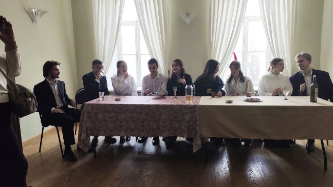 Вальс жизни в доме Левушки Толстого Вальс жизни в доме Левушки Толстого