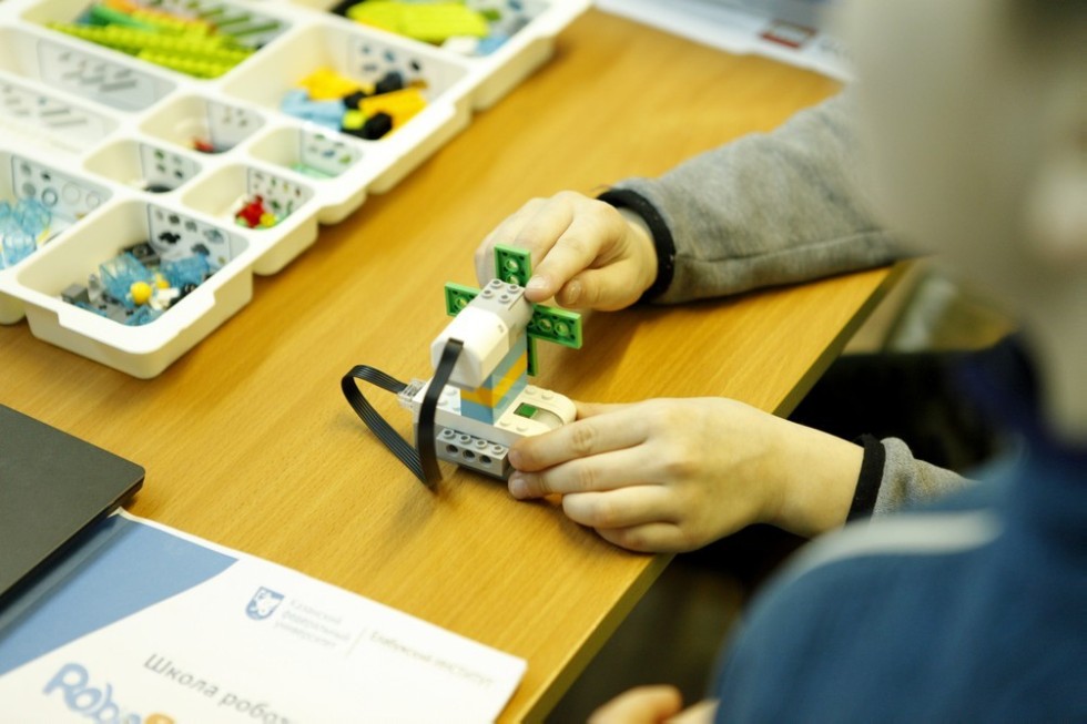 Первое занятие в школе ROBOSTART.KIDS Первое занятие в школе ROBOSTART.KIDS