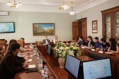 21- 22 марта 2015 года юридический факультет КФУ стал первой площадкой в России, собравшей локальные группы Европейской Ассоциации Студентов - Юристов (ELSA) из Москвы, Санкт-Петербурга, Калининграда, Казани и гостей из Германии. 21- 22 марта 2015 года юридический факультет КФУ стал первой площадкой в России, собравшей локальные группы Европейской Ассоциации Студентов - Юристов (ELSA) из Москвы, Санкт-Петербурга, Калининграда, Казани и гостей из Германии.