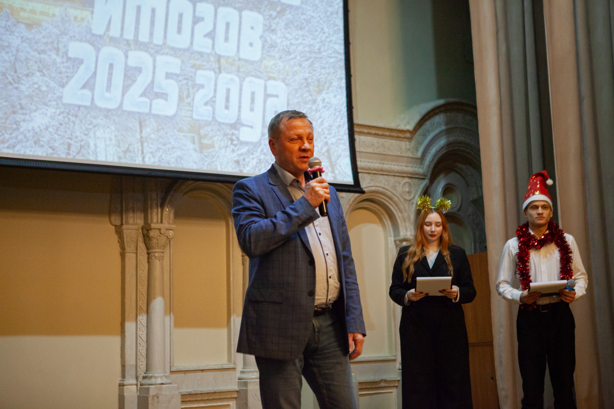 В Елабужском институте КФУ наградили лучших студентов года В Елабужском институте КФУ наградили лучших студентов года