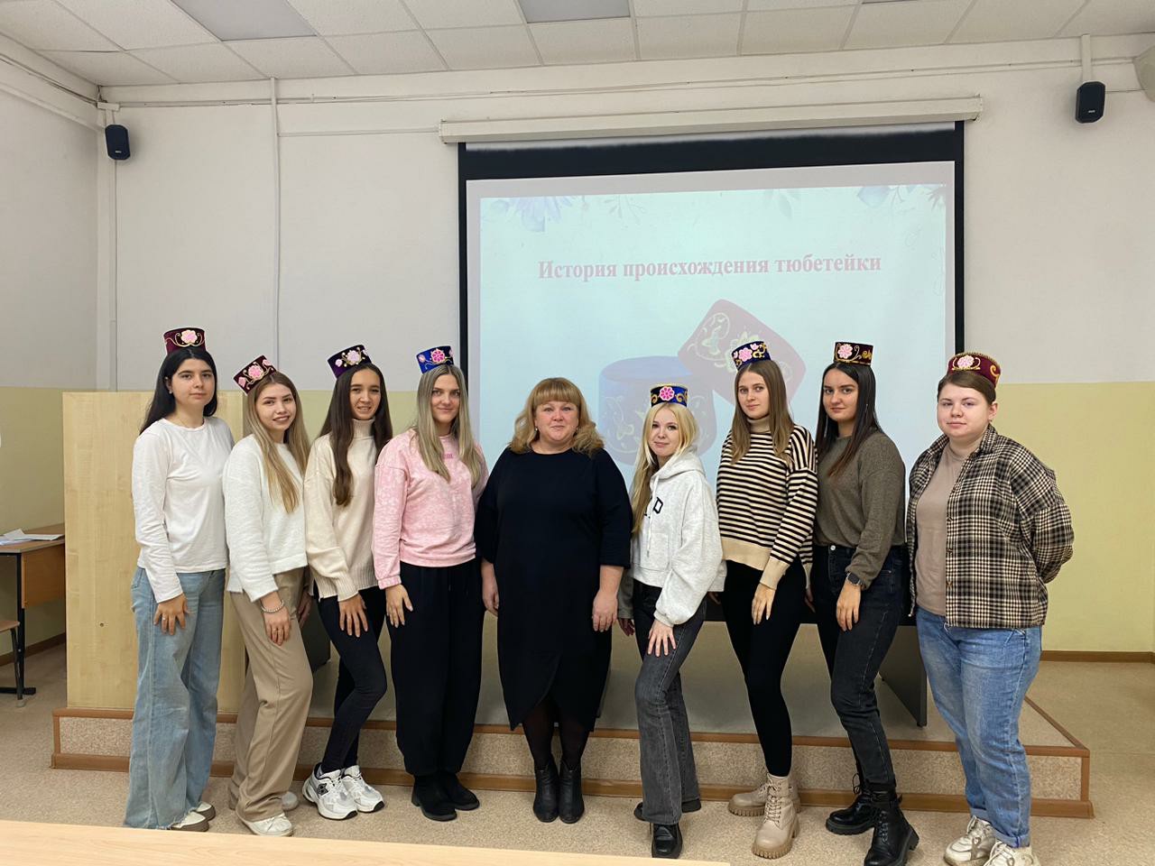 Студены научились изготавливать тюбетейки Студены научились изготавливать тюбетейки