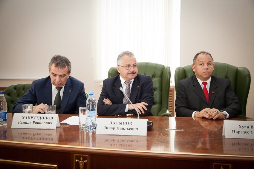 Establishing Bonds with Venezuela