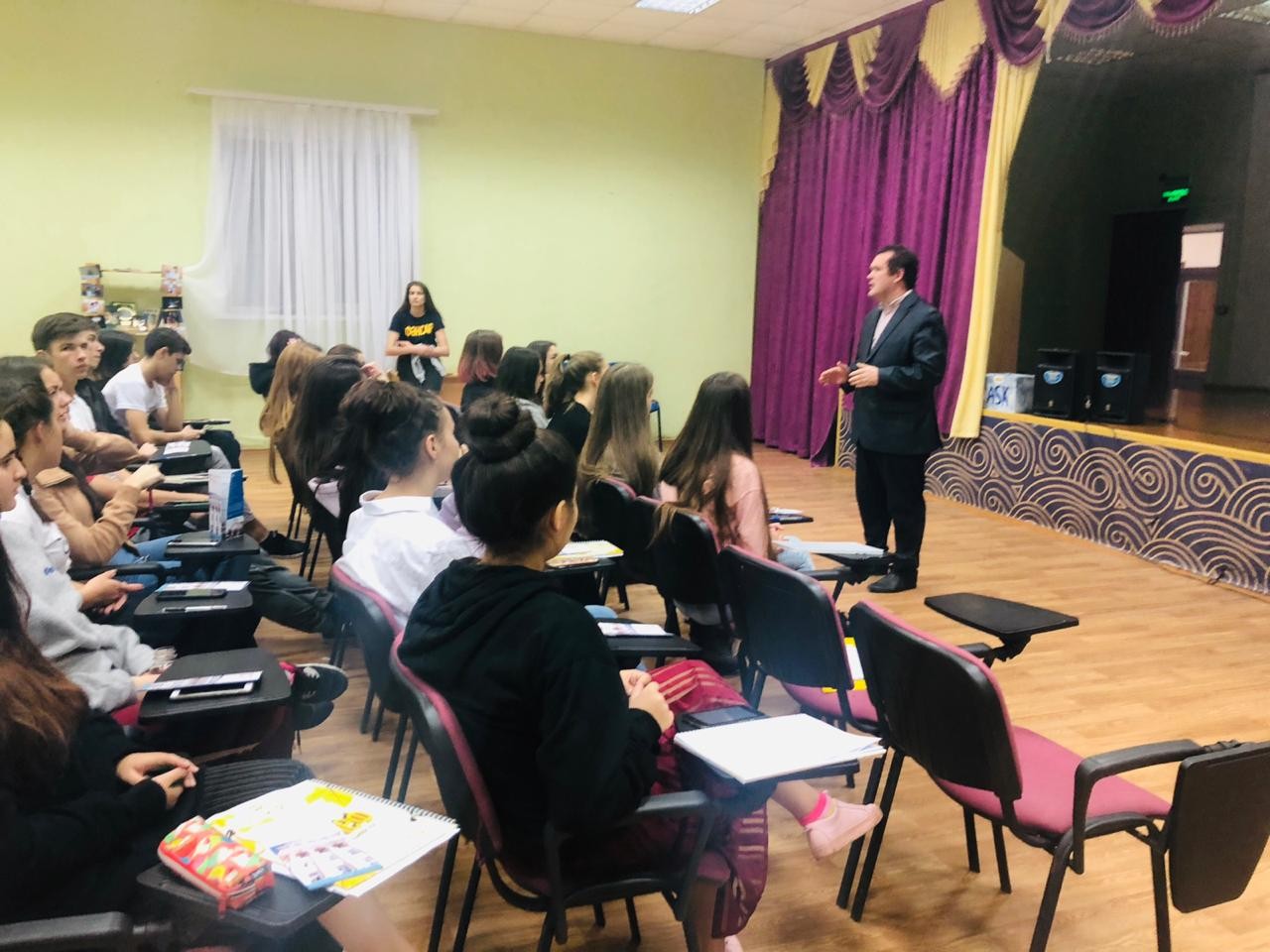 Представители Института международных отношений провели профориентационную встречу с участниками Школы Представители Института международных отношений провели профориентационную встречу с участниками Школы