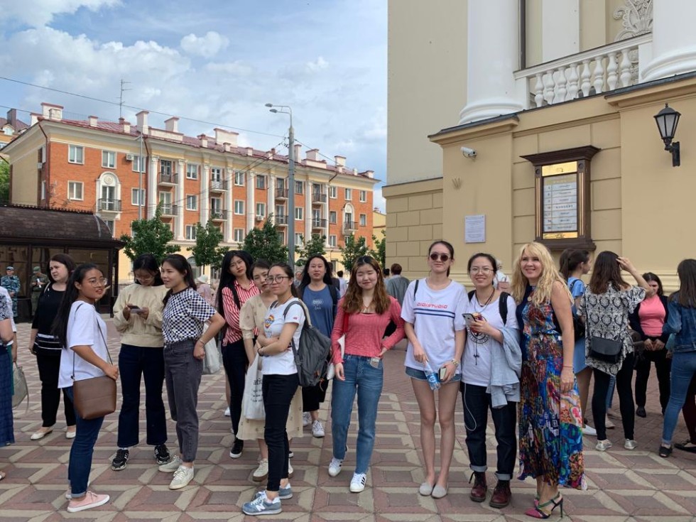 Стажеры из Сианьского нефтяного университета получили сертификаты Стажеры из Сианьского нефтяного университета получили сертификаты