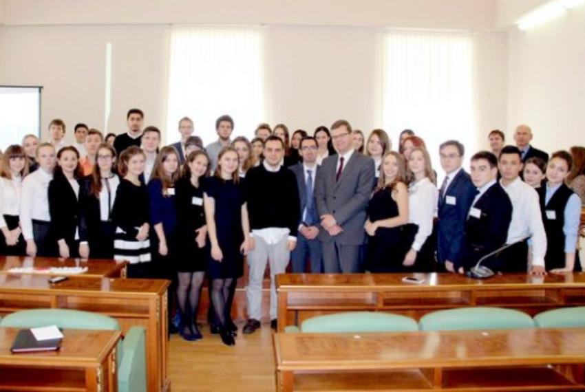 В КФУ прошла студенческая 'G20. Youth Model' В КФУ прошла студенческая 'G20. Youth Model'