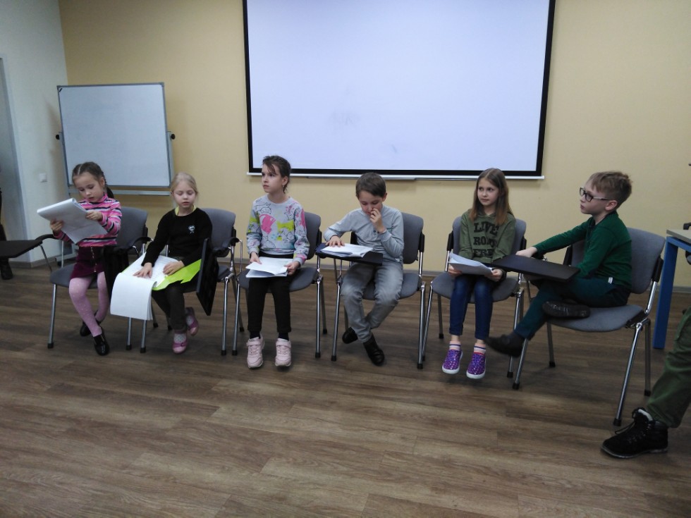 Актерский состав детского театра КФУ 'Радуга' работает над новым спектаклем Актерский состав детского театра КФУ 'Радуга' работает над новым спектаклем