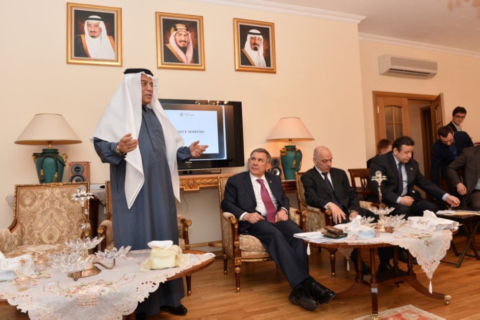 KFU Rector meets with ambassadors of Arabic countries