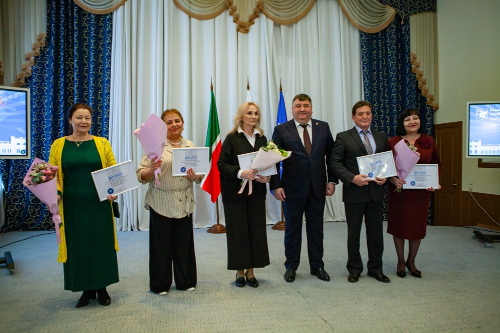 Елабужский институт отметил 125-летие императорским балом Елабужский институт отметил 125-летие императорским балом