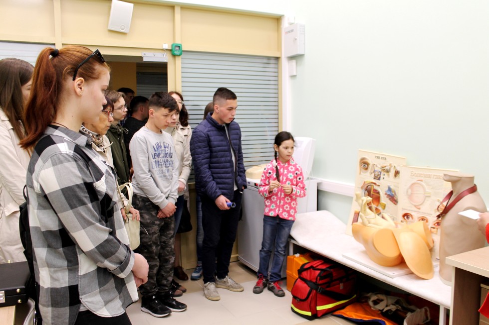 КФУ открыл свои двери для школьников, мечтающих связать жизнь с медициной КФУ открыл свои двери для школьников, мечтающих связать жизнь с медициной