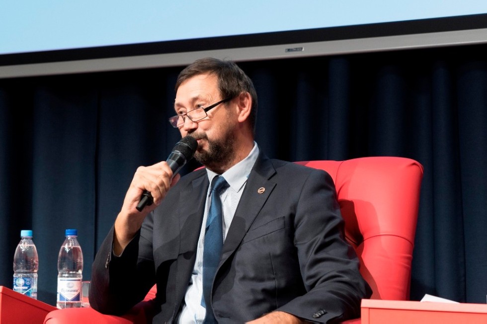 Richard Schoen Announced as the Winner of the 2017 Lobachevsky Medal and Prize Richard Schoen Announced as the Winner of the 2017 Lobachevsky Medal and Prize