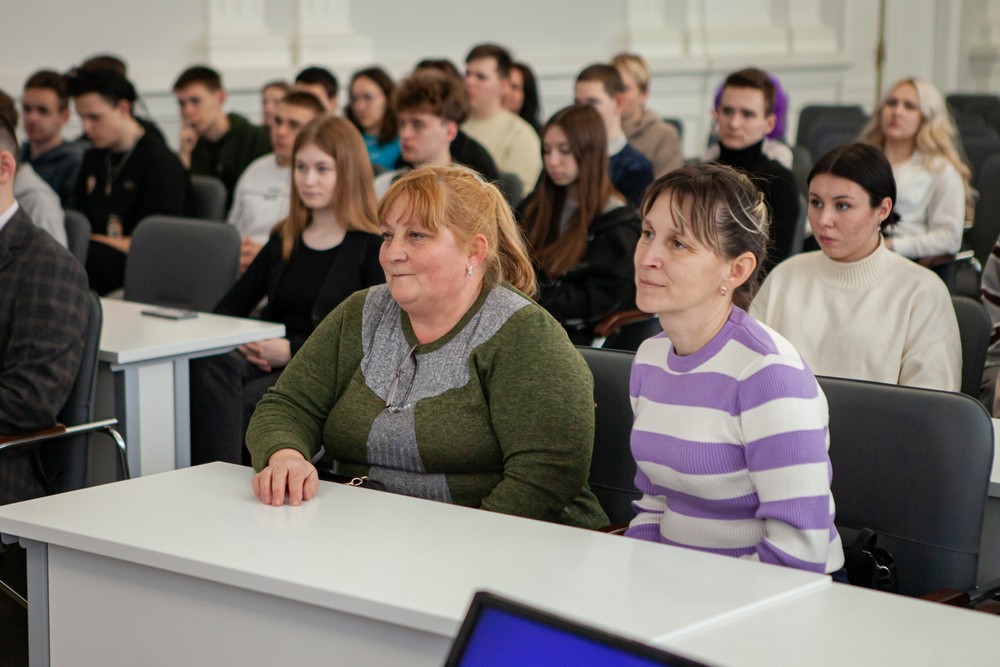 50 одиннадцатиклассников из городов Лисичанск и Рубежное прибыли в Елабугу 50 одиннадцатиклассников из городов Лисичанск и Рубежное прибыли в Елабугу