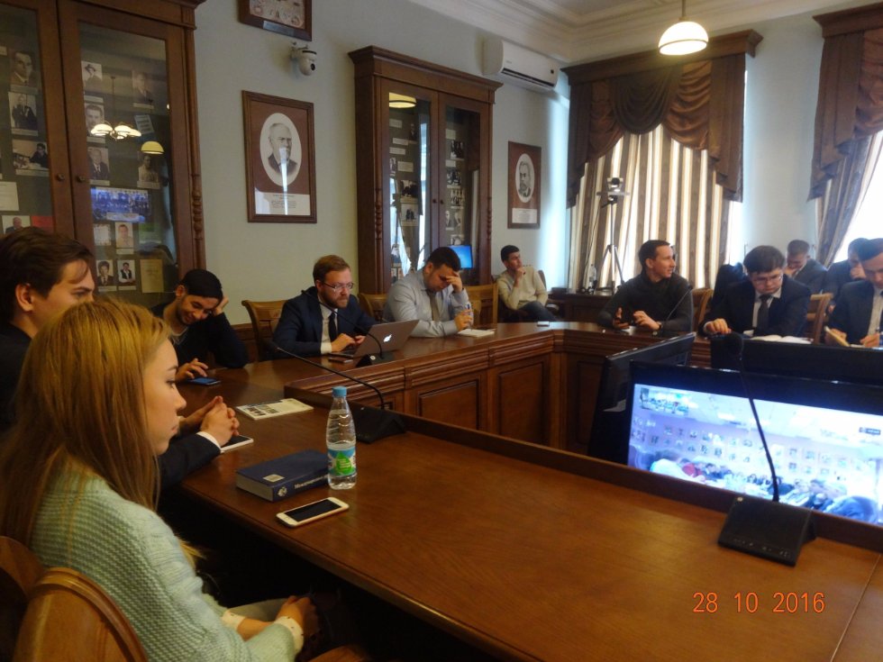 Международный круглый стол 'Непоименованные и смешанные договоры в гражданском праве России и иных государств'. Международный круглый стол 'Непоименованные и смешанные договоры в гражданском праве России и иных государств'.