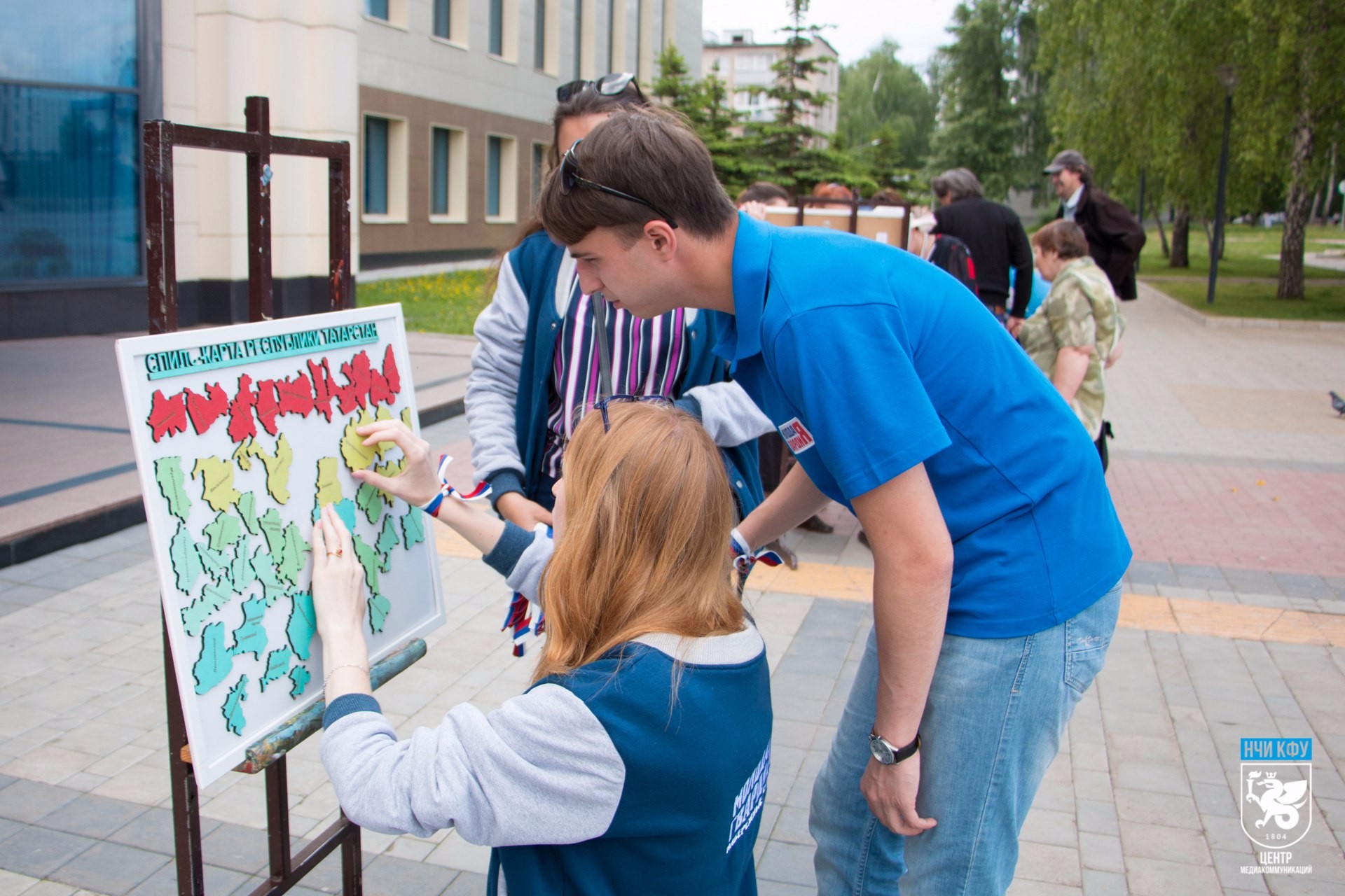 В День России студенческий актив НЧИ КФУ провёл акцию федеральной программы