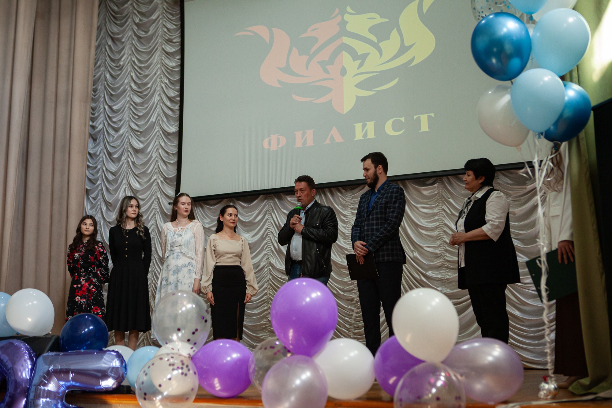 Последний звонок прозвенел на двух отделениях Елабужского института КФУ Последний звонок прозвенел на двух отделениях Елабужского института КФУ