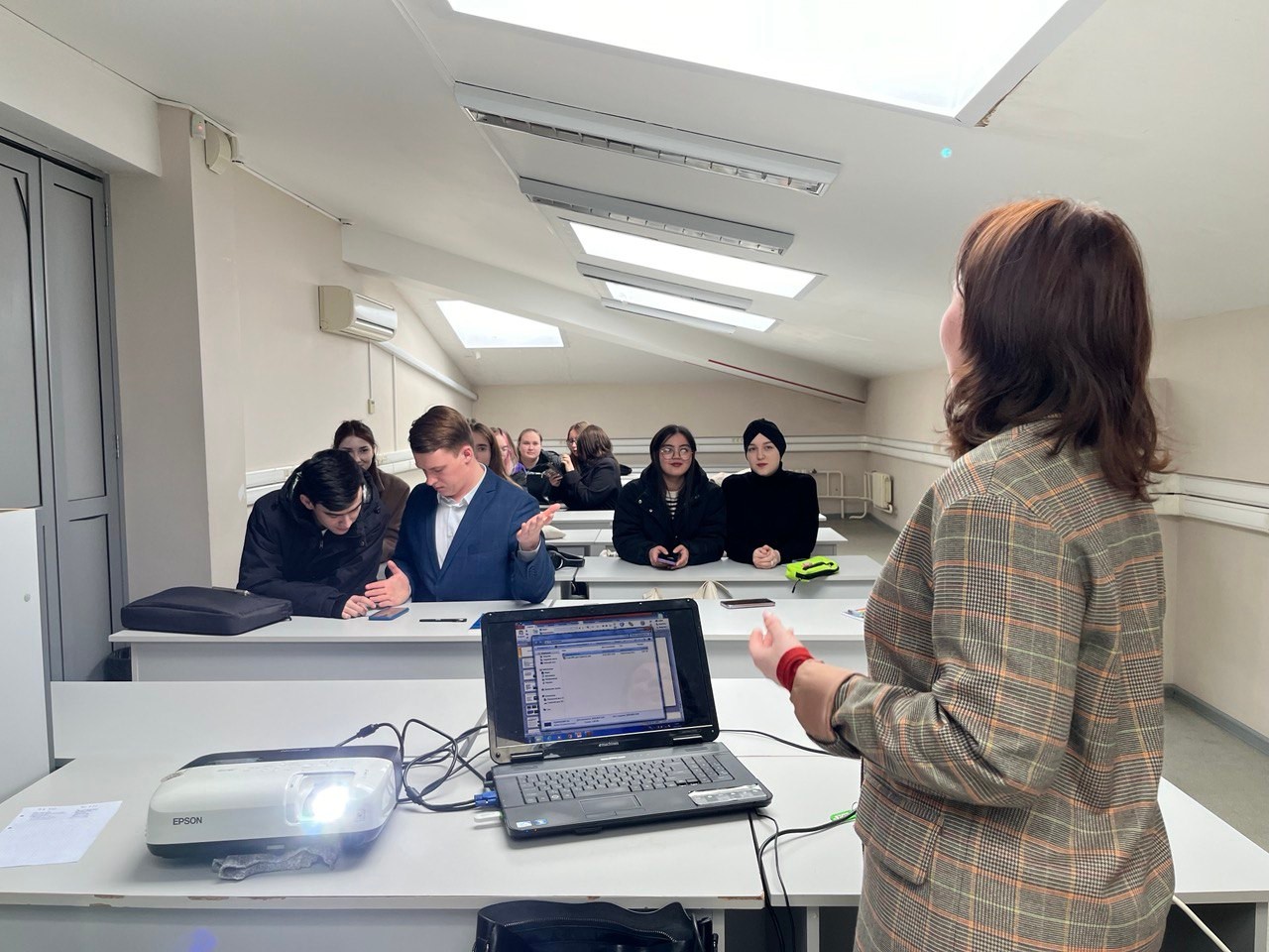 Кураторские часы у студентов кафедры ГиМУ Кураторские часы у студентов кафедры ГиМУ