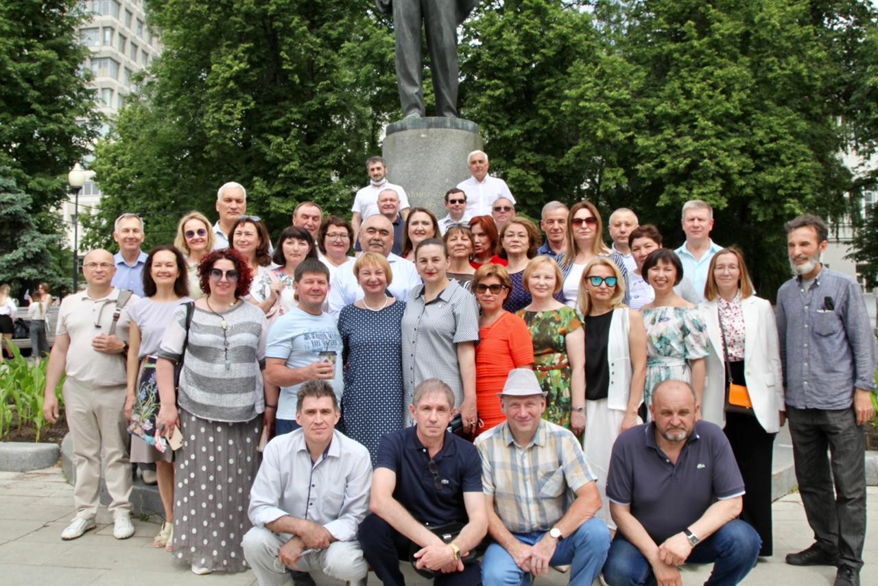 29 мая в стенах главного здания Казанского (Приволжского) Федерального университета состоялись встречи выпускников 1981, 1990 и 2001 годов выпуска Юридического Факультета. 29 мая в стенах главного здания Казанского (Приволжского) Федерального университета состоялись встречи выпускников 1981, 1990 и 2001 годов выпуска Юридического Факультета.