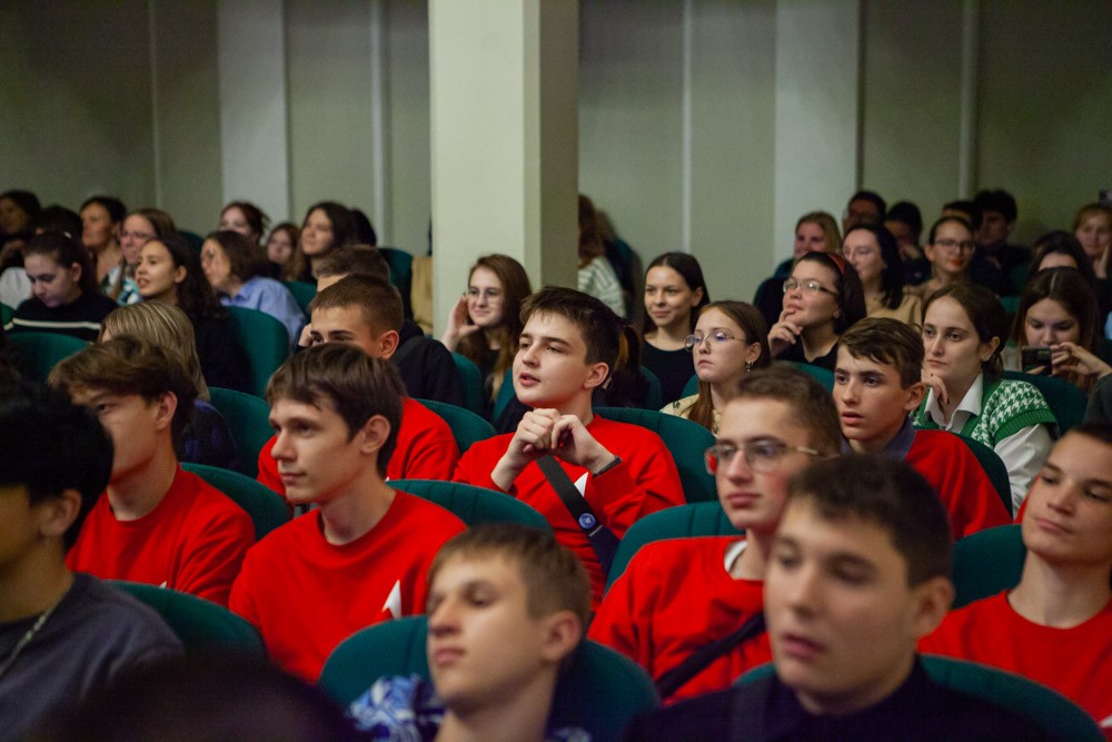 '125 шуток': фестиваль КВН прошел в Елабужском институте КФУ '125 шуток': фестиваль КВН прошел в Елабужском институте КФУ